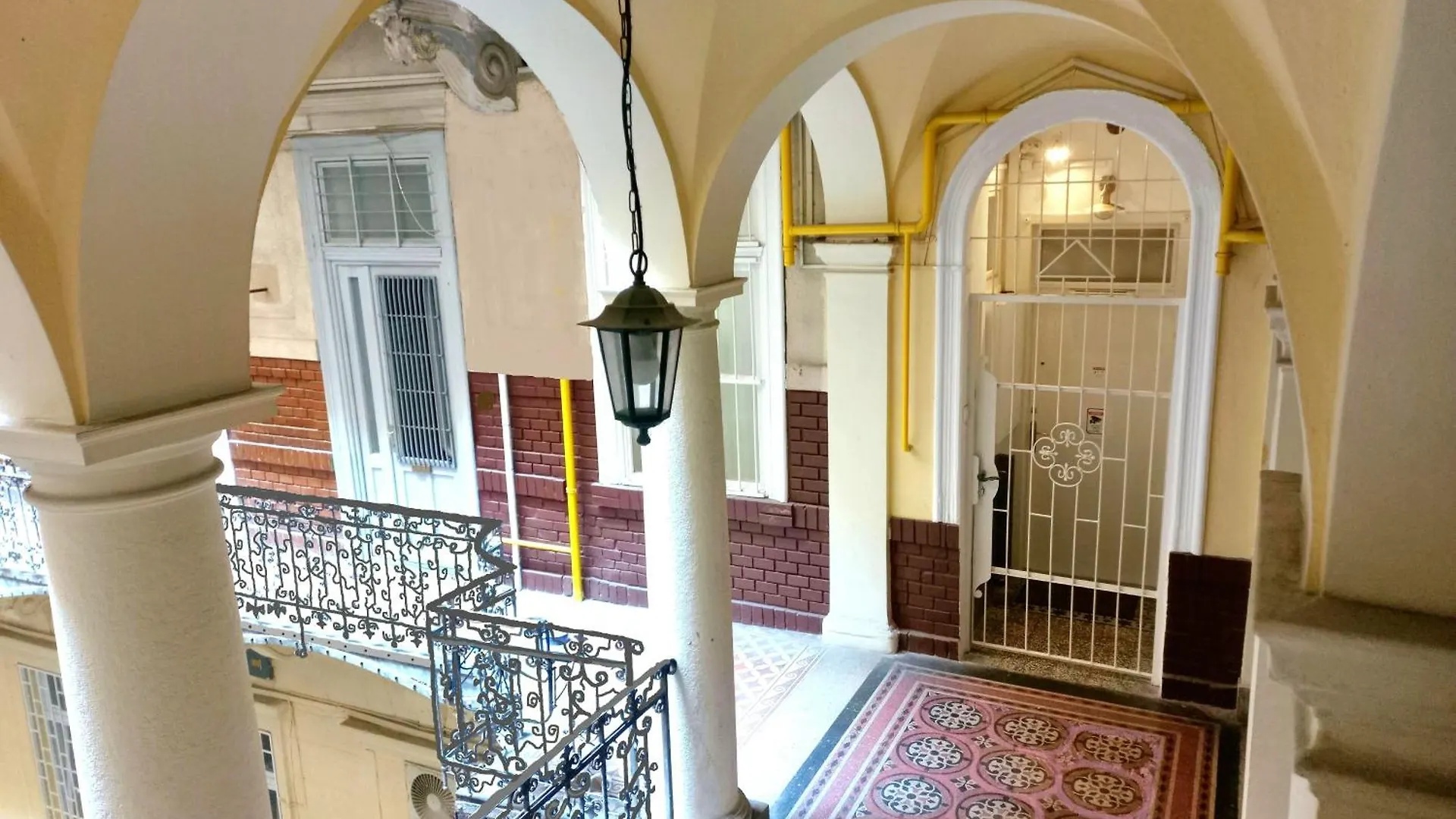 Mariann'S Modern Apartment In The City Center Budapest